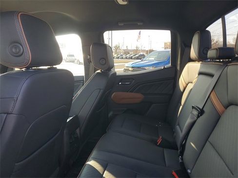 Certified 2023 GMC Canyon AT4 w/ AT4 Premium Package image 8