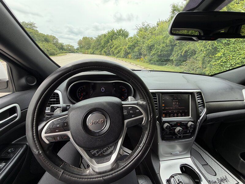 Used 2015 Jeep Grand Cherokee Altitude AWD/4WD image 12