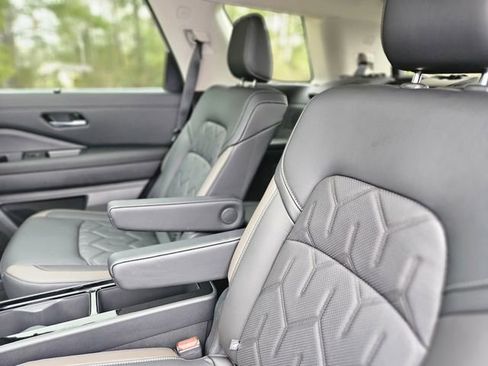 New 2026 Nissan Pathfinder Platinum image 28