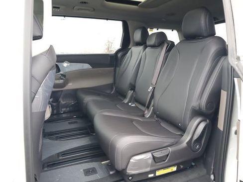 New 2026 Kia Carnival SX image 24