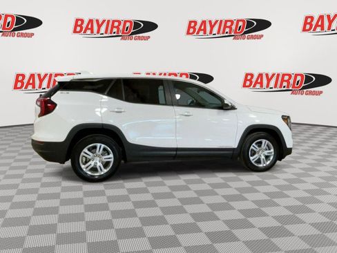 Used 2024 GMC Terrain SLE FWD image 9