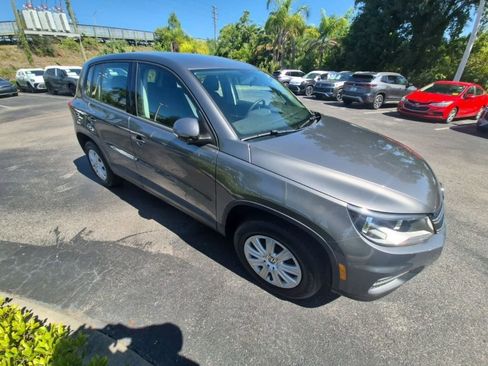 Used 2018 Volkswagen Tiguan Limited FWD image 2