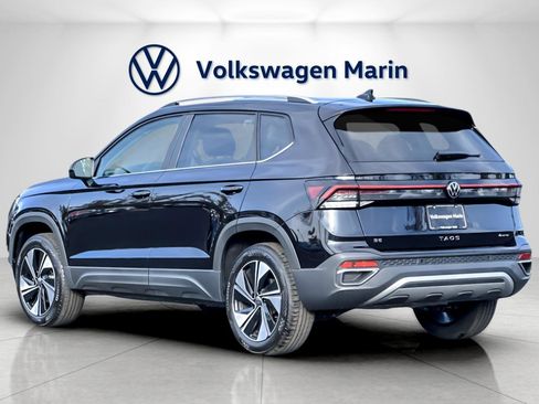 New 2026 Volkswagen Taos SE image 3