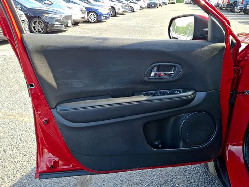 Used 2016 Honda HR-V LX image 13