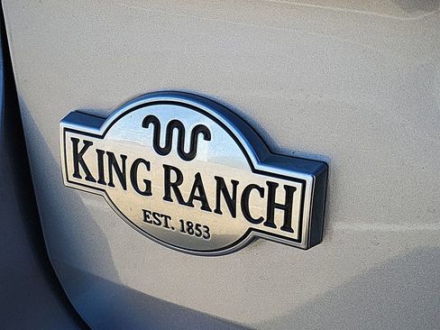 Used 2022 Ford Explorer King Ranch w/ Premium Technology Package image 33