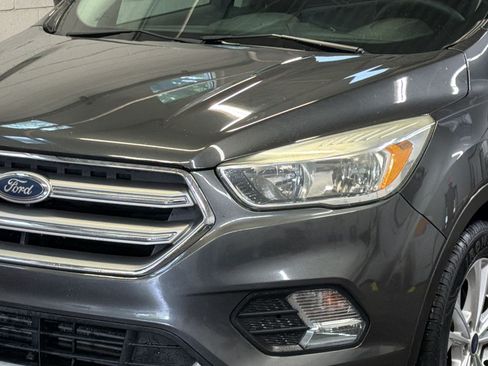 Used 2017 Ford Escape SE FWD image 11