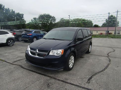 Used 2016 Dodge Grand Caravan SE w/ Quick Order Package 29E SE FWD image 3