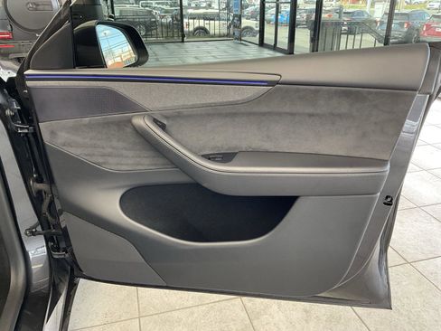 Used 2026 Tesla Model Y AWD image 13