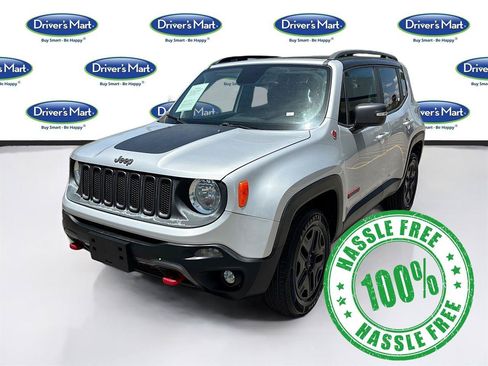 Used 2018 Jeep Renegade Trailhawk w/ UConnect 8.4 Nav Group AWD/4WD image 3