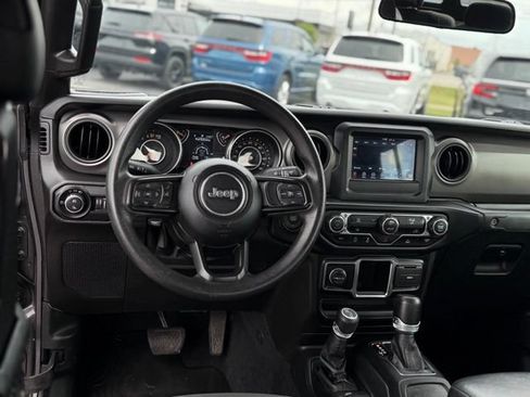 Used 2022 Jeep Gladiator Sport AWD/4WD image 4