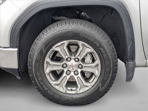 Used 2020 GMC Sierra 1500 SLT w/ X31 Off-Road Package AWD/4WD image 19