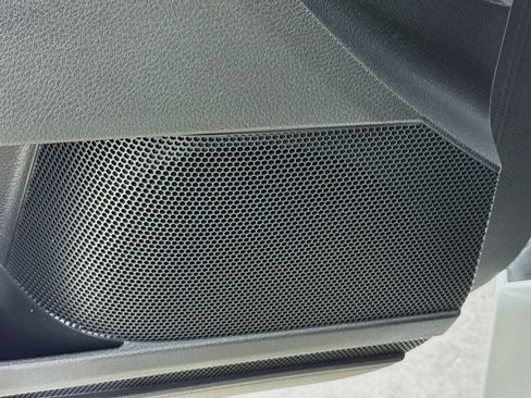 Used 2019 Toyota Avalon Limited image 22