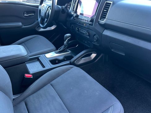 Used 2023 Nissan Frontier SV image 31