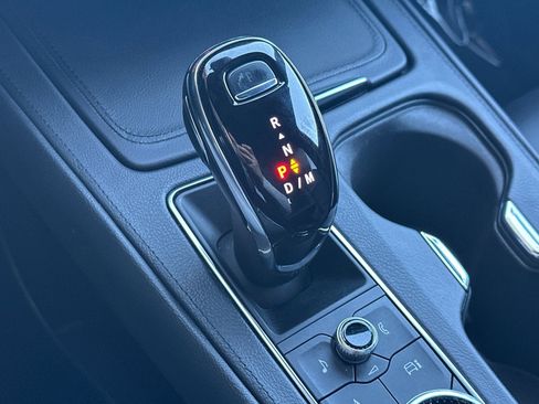 Used 2024 Cadillac XT4 Premium Luxury image 28