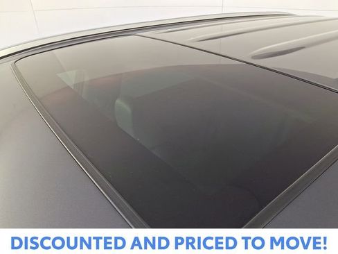 Used 2023 Toyota Highlander Limited image 17