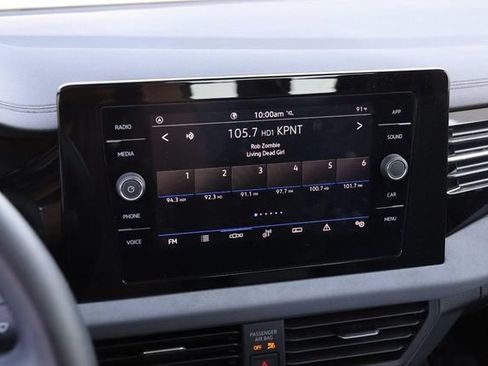 Used 2025 Volkswagen Jetta SE w/ Sunroof Package FWD image 16