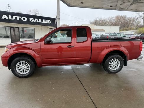 Used 2015 Nissan Frontier SV image 5