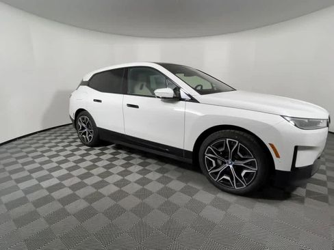 New 2022 BMW iX xDrive50 w/ Convenience Package image 3