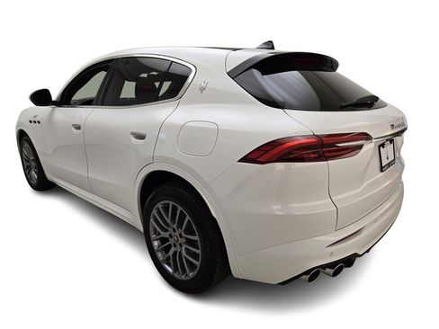 New 2024 Maserati Grecale GT image 11
