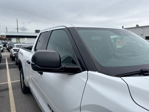 Used 2022 Toyota Tundra SR5 w/ SR5 Convenience Package RWD image 10