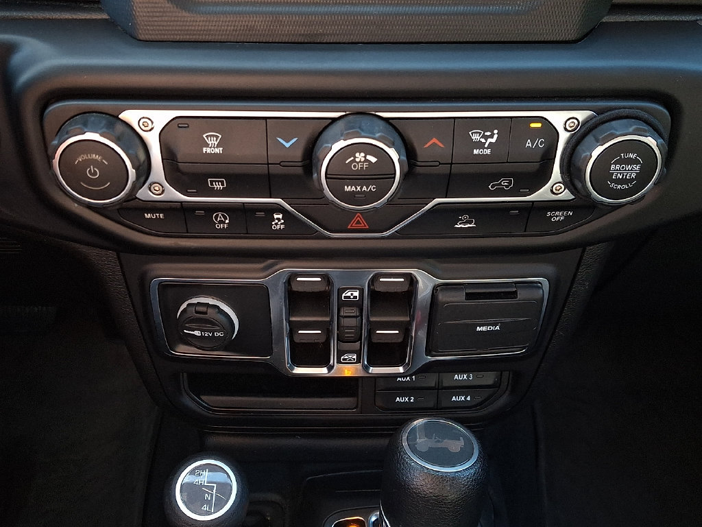 Used 2023 Jeep Wrangler Unlimited Sport AWD/4WD image 17