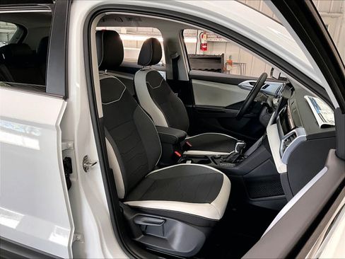 New 2026 Volkswagen Taos SE AWD/4WD image 12