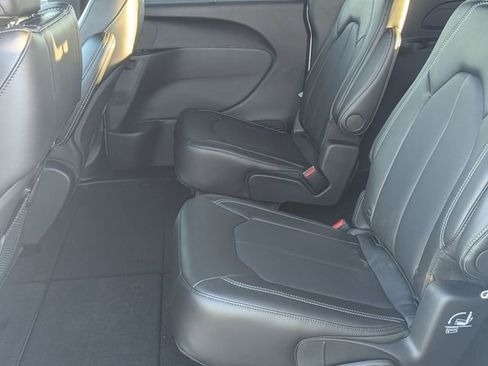 New 2026 Chrysler Pacifica Select image 17