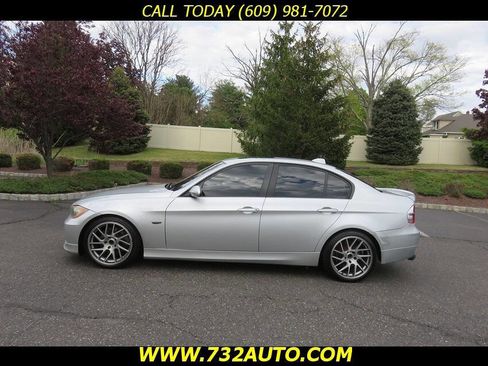 Used 2006 BMW 330i Sedan RWD image 2