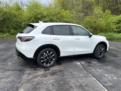 New 2026 Honda HR-V EX-L image 2