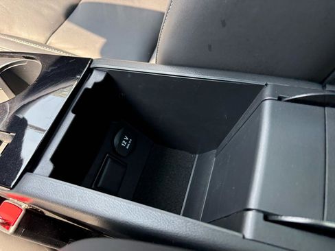 Used 2018 INFINITI QX30 Premium w/ Navigation Package image 25