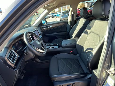 Used 2024 Volkswagen Atlas SE image 10