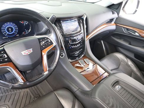 Used 2017 Cadillac Escalade Premium Luxury AWD/4WD image 43