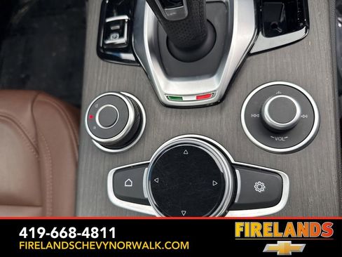 Used 2022 Alfa Romeo Stelvio Ti image 24