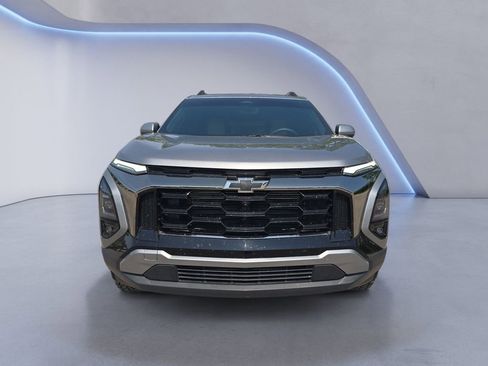 Used 2025 Chevrolet Equinox ACTIV w/ Safety and Technology Package FWD image 8