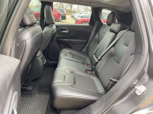 Used 2022 Jeep Cherokee Trailhawk w/ Sun, Sound & Nav Group image 11