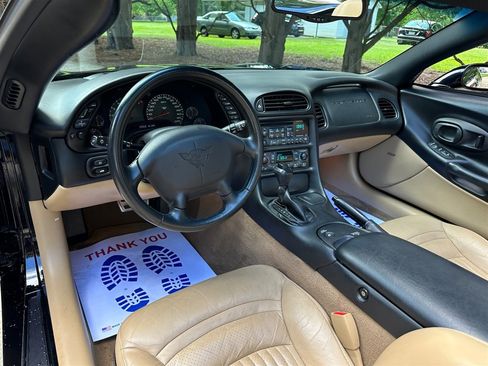 Used 2004 Chevrolet Corvette Convertible w/ Preferred Equipment Group image 34