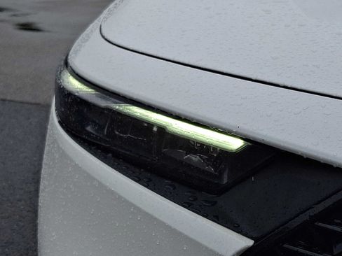 Certified 2023 Honda Accord EX image 9