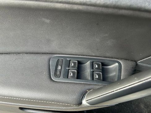 Used 2015 Volkswagen Golf TDI S image 16