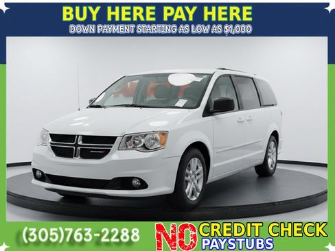 Used 2017 Dodge Grand Caravan SE FWD image 2