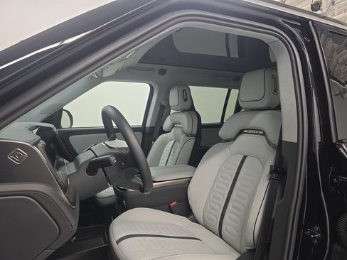 Used 2025 Rivian R1S Adventure Dual AWD/4WD image 20