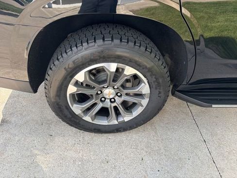 Certified 2025 Chevrolet Tahoe LT w/ Comfort Package AWD/4WD image 9