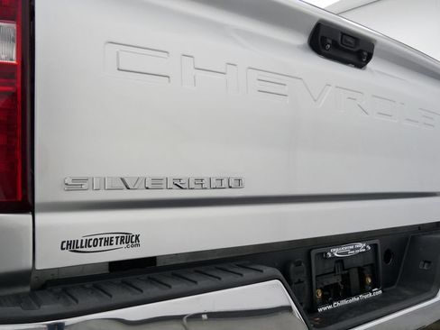 Used 2022 Chevrolet Silverado 2500 LT w/ Convenience Package AWD/4WD image 9