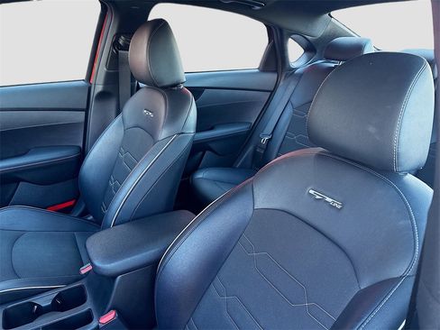 Used 2023 Kia Forte GT-Line w/ GT-Line Premium Package image 21