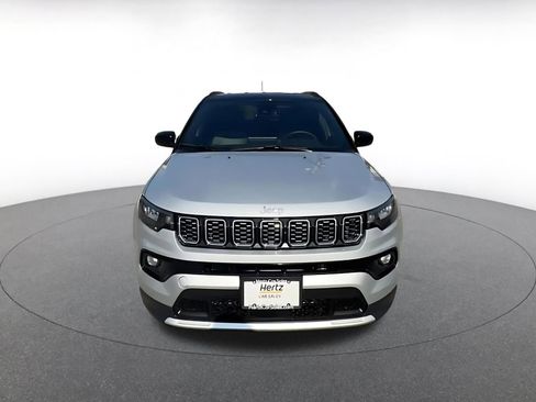Used 2025 Jeep Compass Limited image 4
