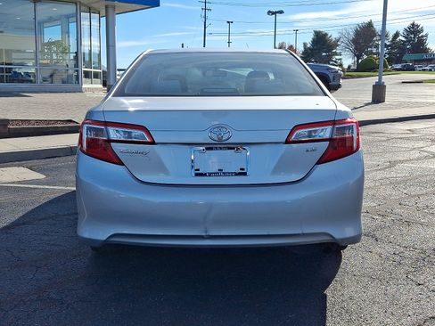 Used 2013 Toyota Camry LE image 5