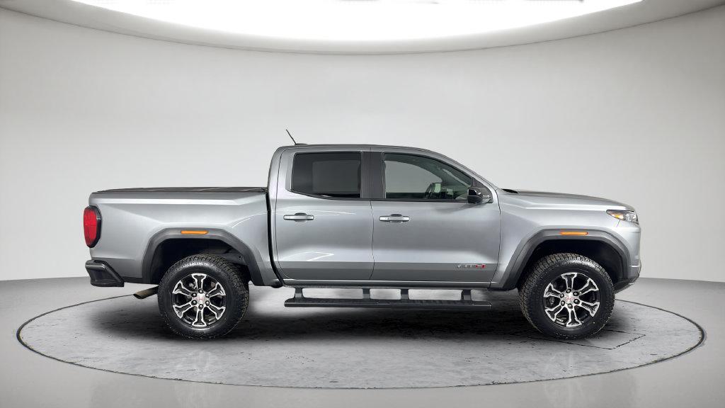 Used 2023 GMC Canyon AT4 w/ AT4 Premium Package AWD/4WD image 7