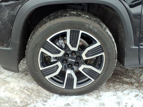 Used 2021 GMC Acadia SLT w/ Elevation Edition image 9