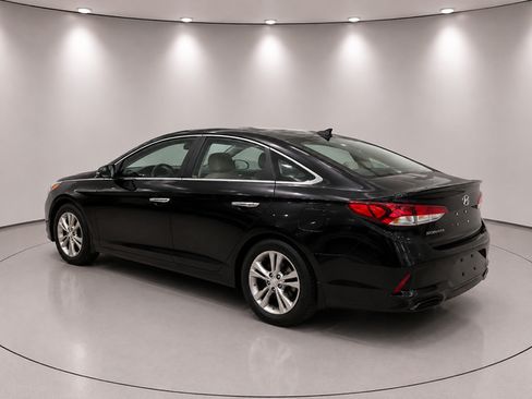 Used 2019 Hyundai Sonata Limited w/ Ultimate Package 04 FWD image 4