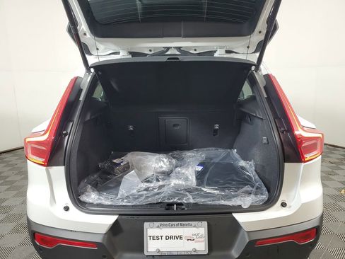 New 2026 Volvo XC40 B5 Plus w/ Protection Package Premier image 9