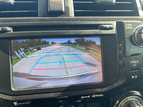 Used 2019 Toyota 4Runner TRD Off-Road AWD/4WD image 38